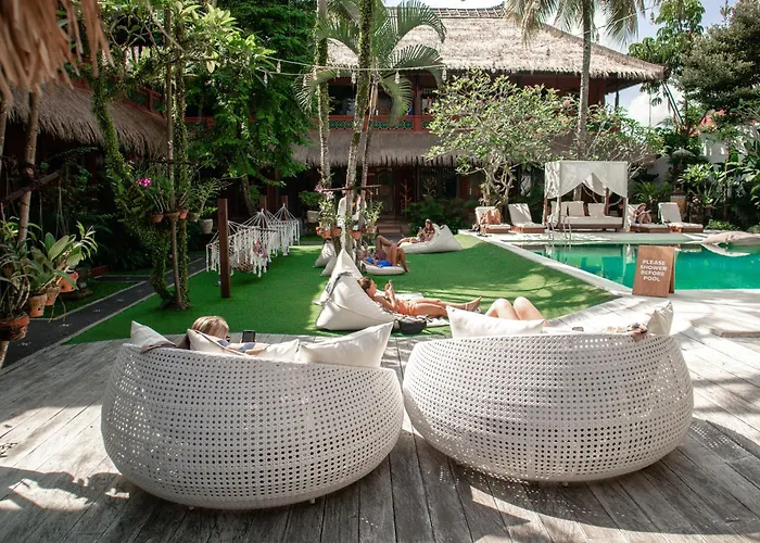 Puri Garden Hotel & Hostel